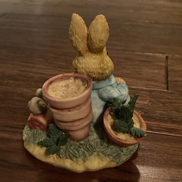 Adorable Peter Rabbit Figurine - Picture 3 of 5